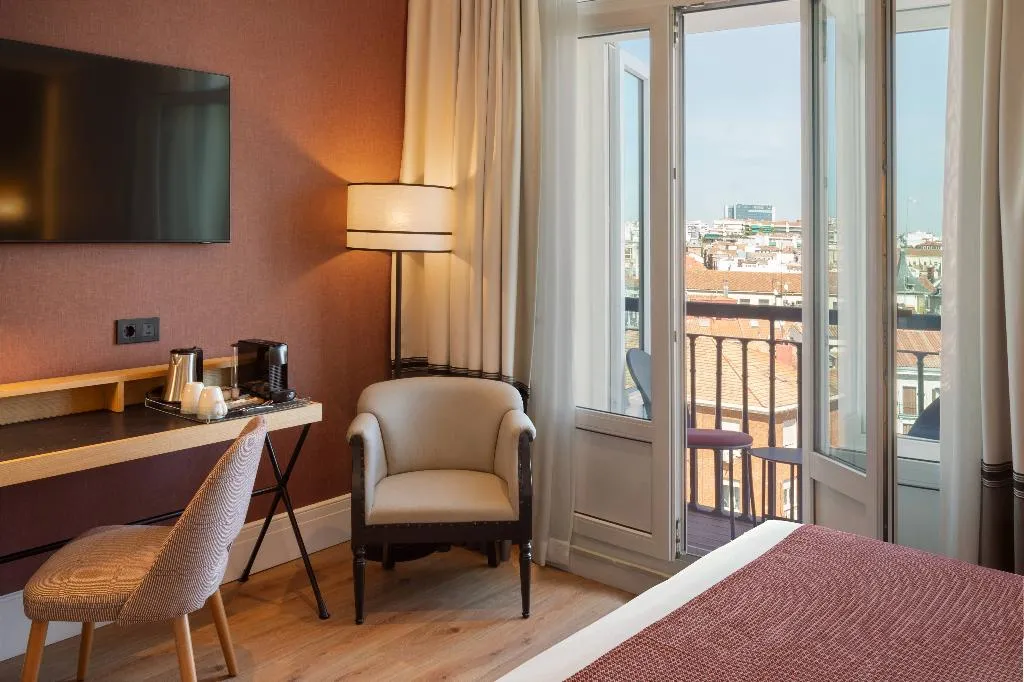 Double or Twin SUPERIOR WITH BALCONY Room, Catalonia Plaza España Hotel & Spa, Madrid