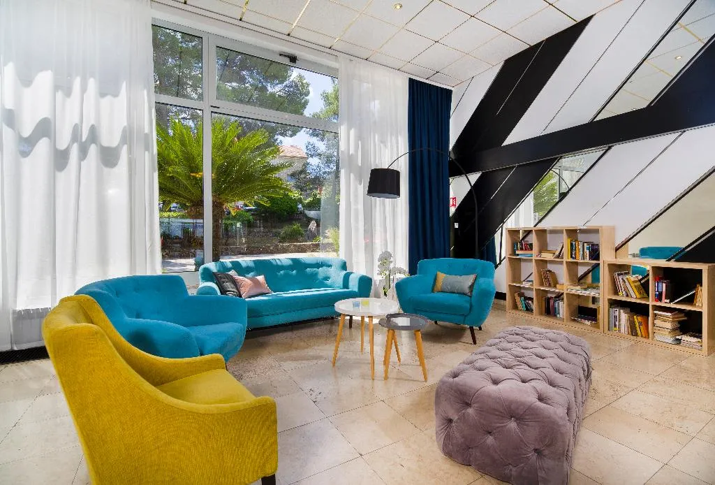 Lobby, Hvar, Split