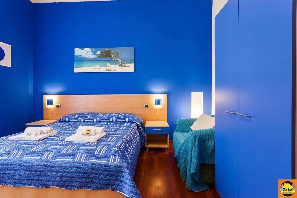 Room, Music Guesthouse Bed And Breakfast, Naples