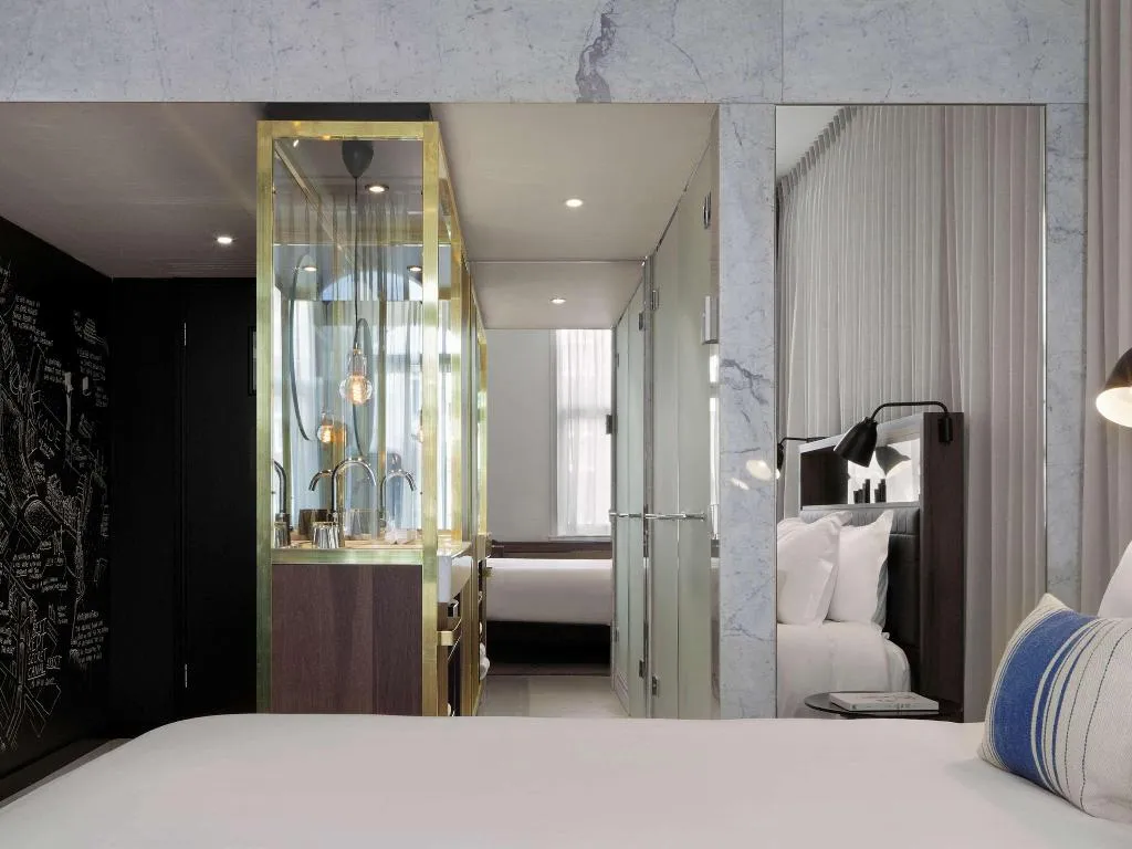 DOUBLE SUPERIOR KING BED Room, Ink Hotel Amsterdam - MGallery Collection, Amsterdam