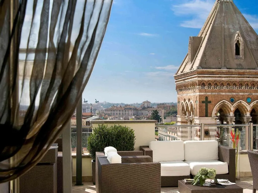 Sports and Entertainment, La Griffe Hotel Roma, Rome