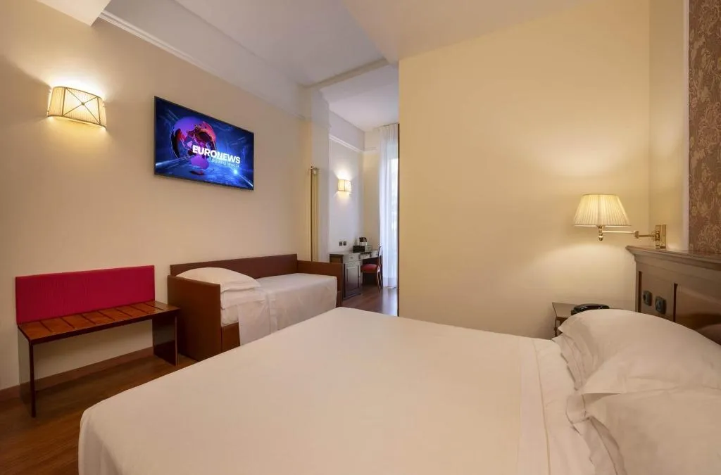 TRIPLE STANDARD Room, Lancaster Hotel, Milan