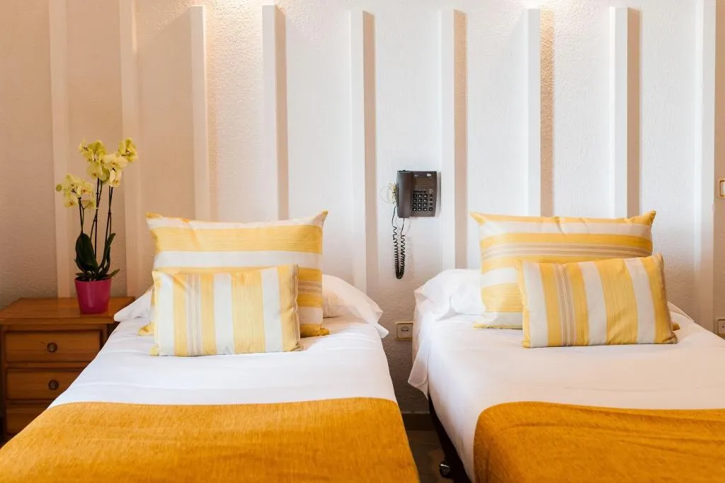 Room, Josefina Hostal, Madrid