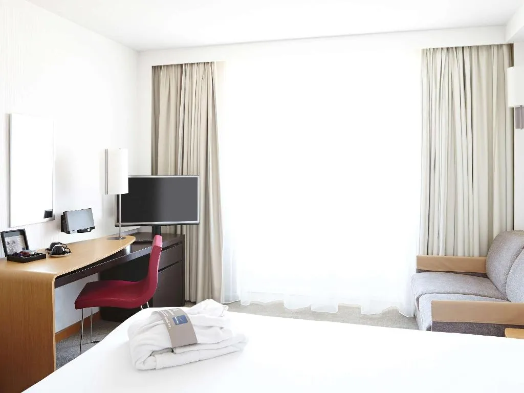 DOUBLE EXECUTIVE KING BED Room, Novotel Milan Malpensa Airport, Milan