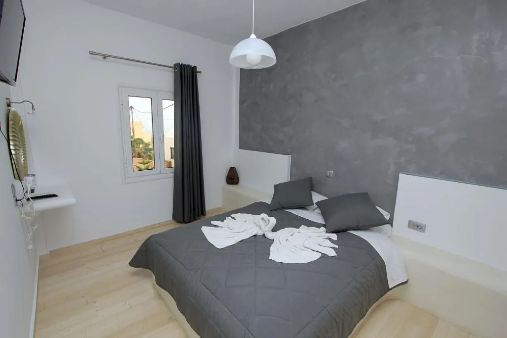Room, Gianna Suites, Santorini