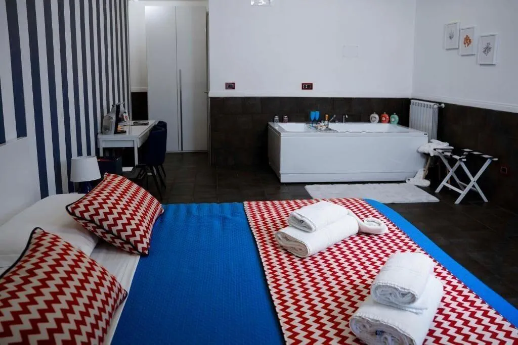 Room, Yacht Club Angioino, Naples