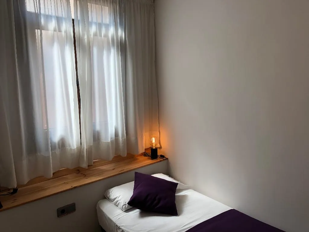 SINGLE STANDARD Room, Hotel Cantón, Barcelona