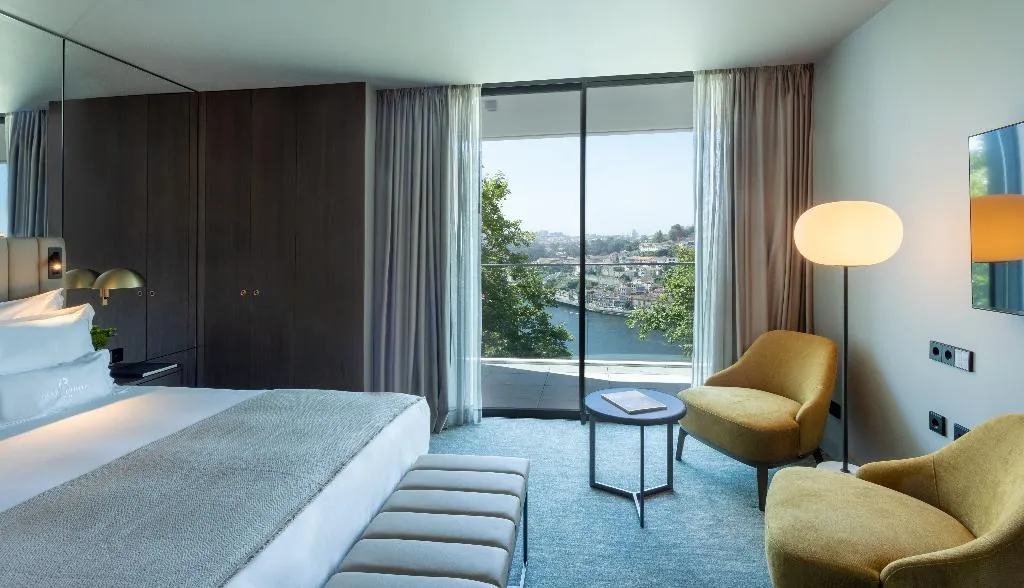 SUITE STANDARD Room, Altis Porto, member of Preferred Hotels & Resorts, Porto