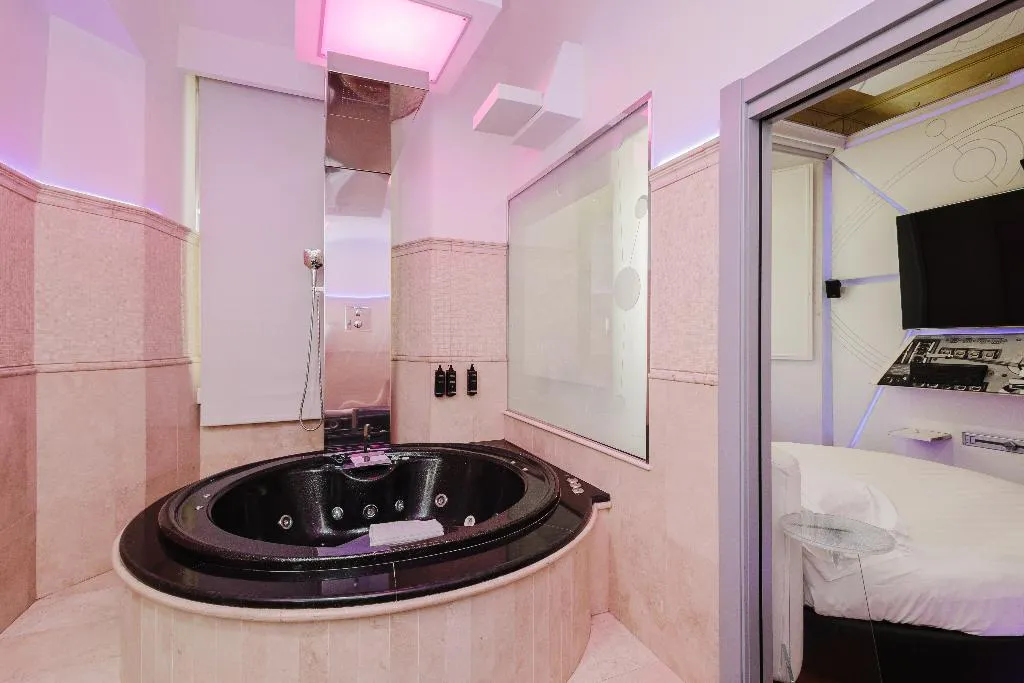 JUNIOR SUITE STANDARD Room, Hotel Trecento, Rome