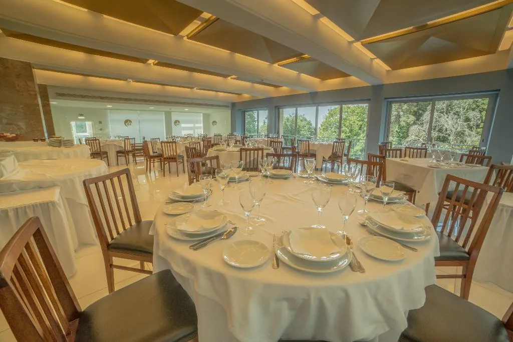 Restaurant, Joao Paulo II, Porto
