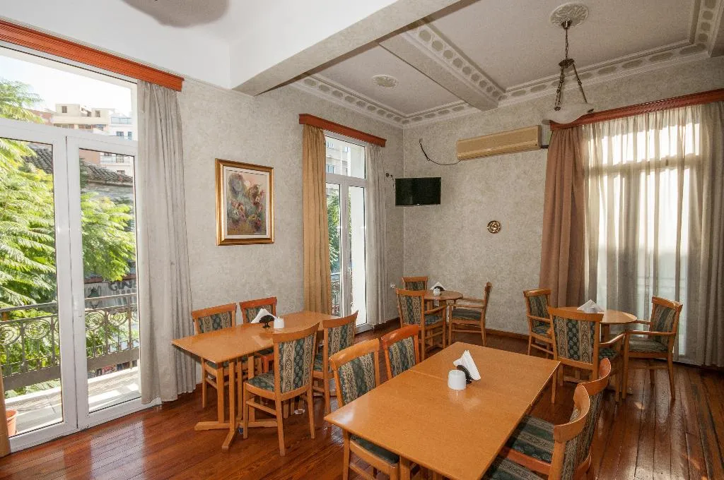 Restaurant, Cecil hotel, Athens