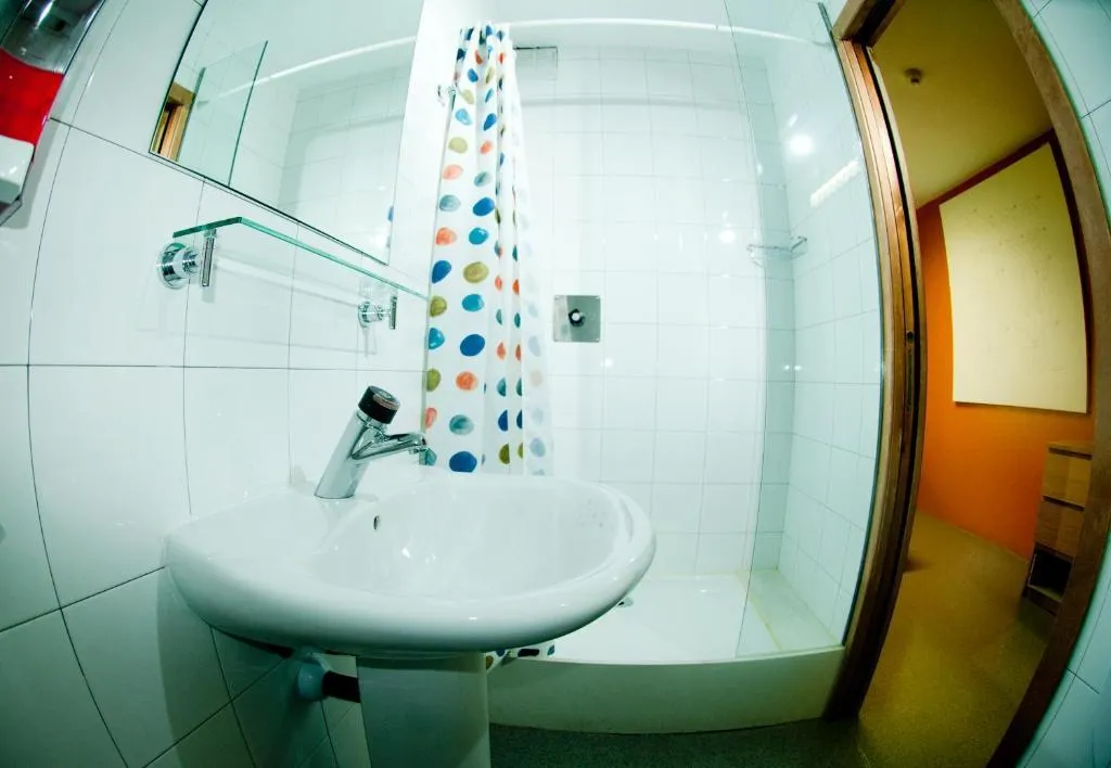 DOUBLE ONE BED Room, Be Dream Hostel, Barcelona