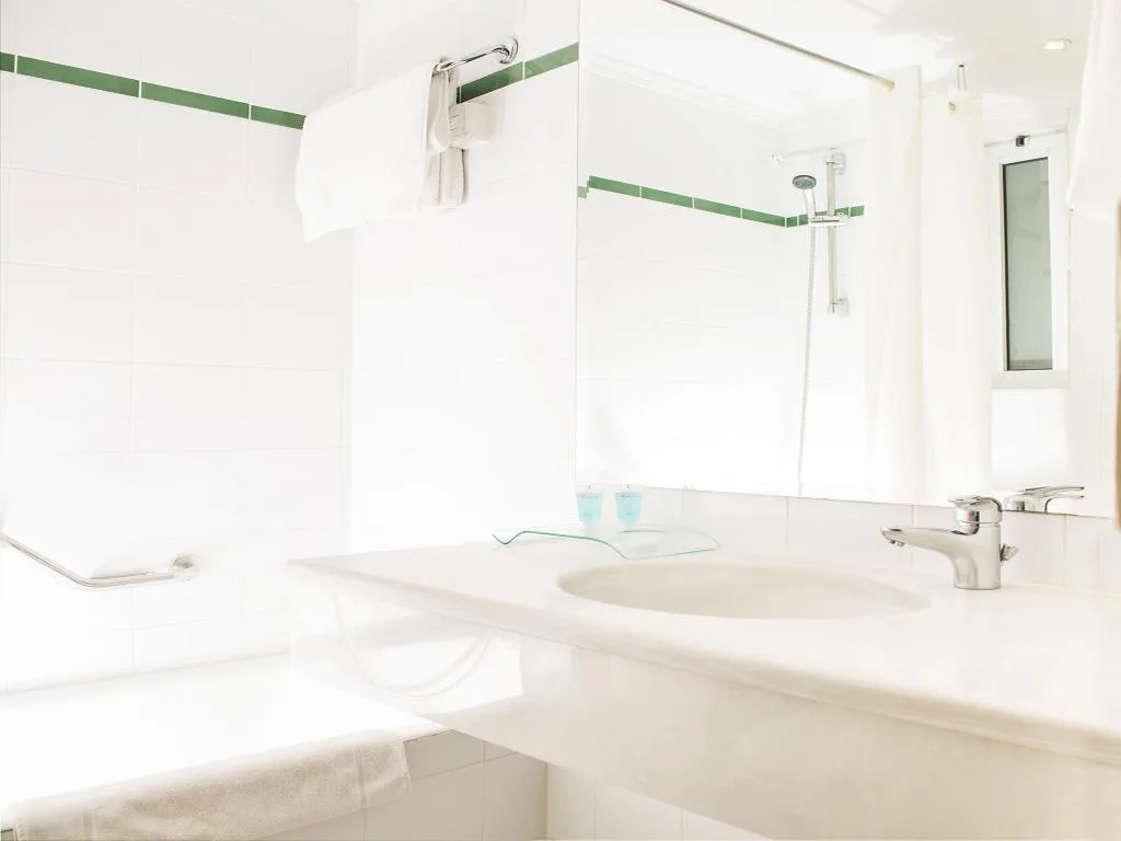 TWIN STANDARD Room, Acropolis Select, Athens