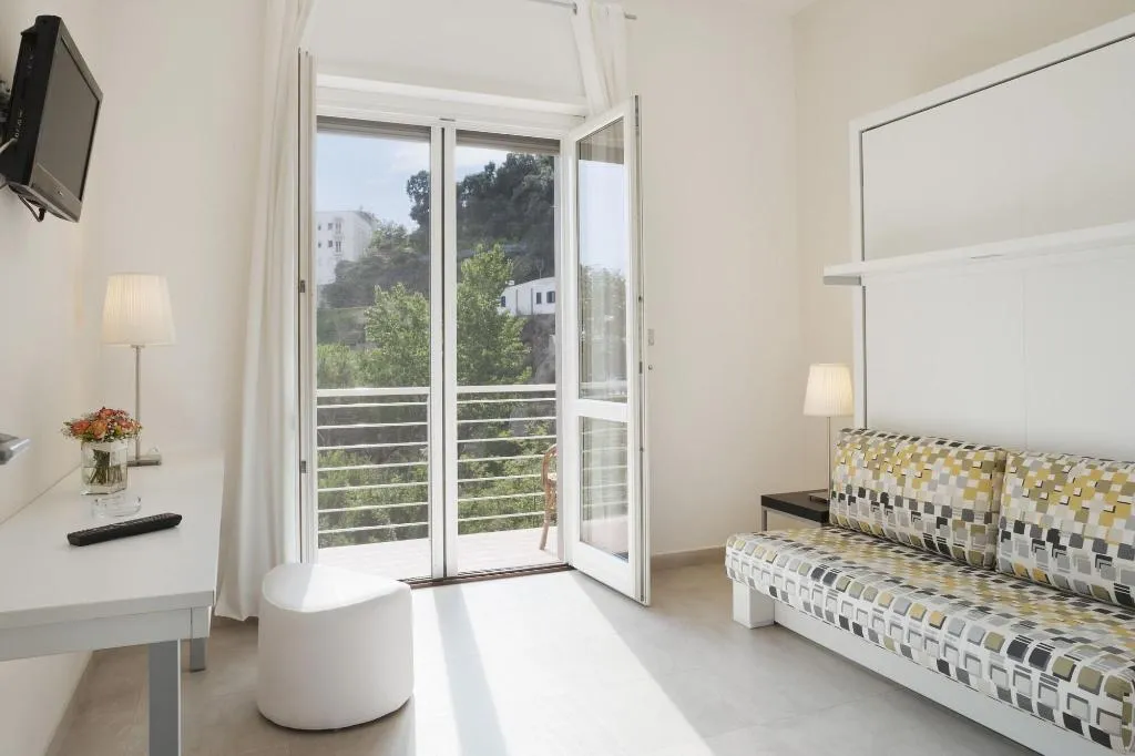 Room, Residence La Dolce Vita, Naples