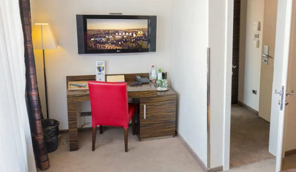 Double or Twin WITH TERRACE Room, EA Hotel Crystal Palace, Prague