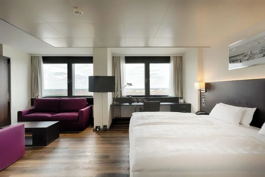 Room, Park Inn by Radisson Berlin Alexanderplatz, Berlin