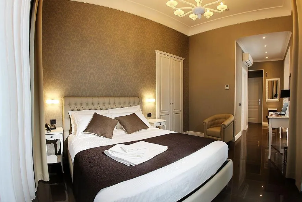 Room, Villa San Martino, Naples
