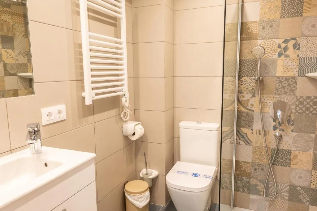 APARTMENT CAPACITY 6 TWO BEDROOMS Room, Hamilton Court, Menorca