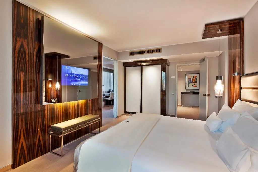 JUNIOR SUITE STANDARD Room, Altis Grand Hotel, Lisbon