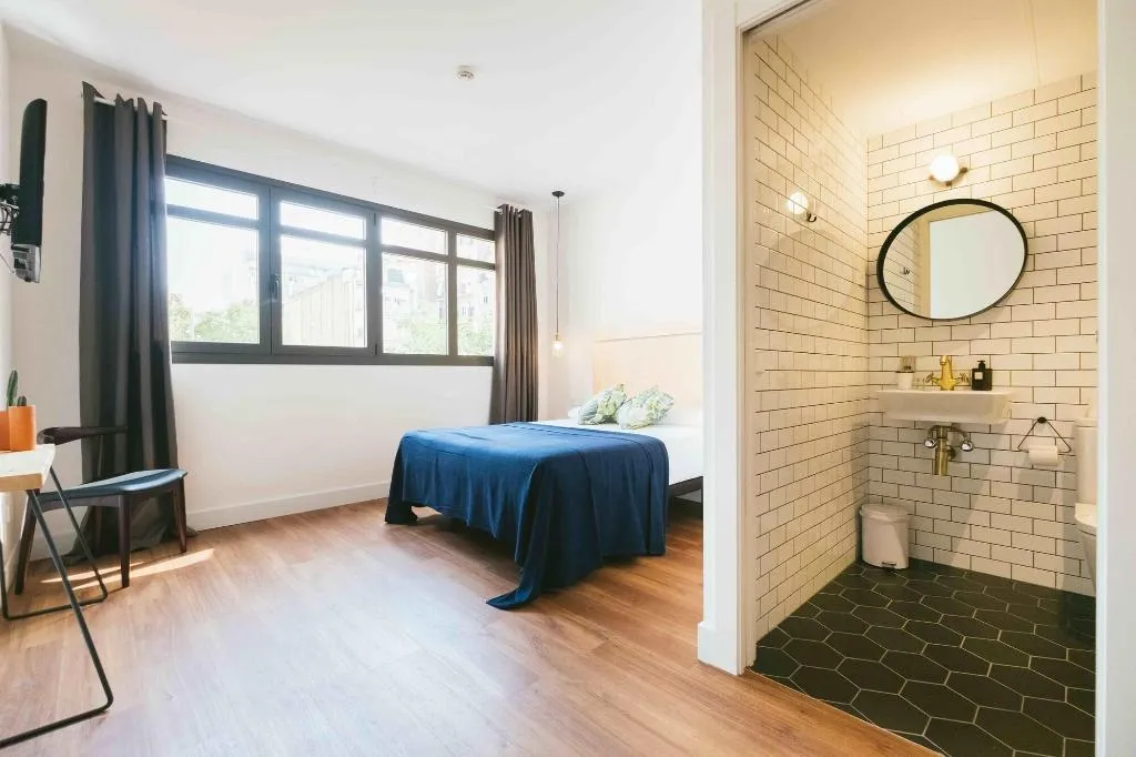 Room, Magatzem 128, Barcelona