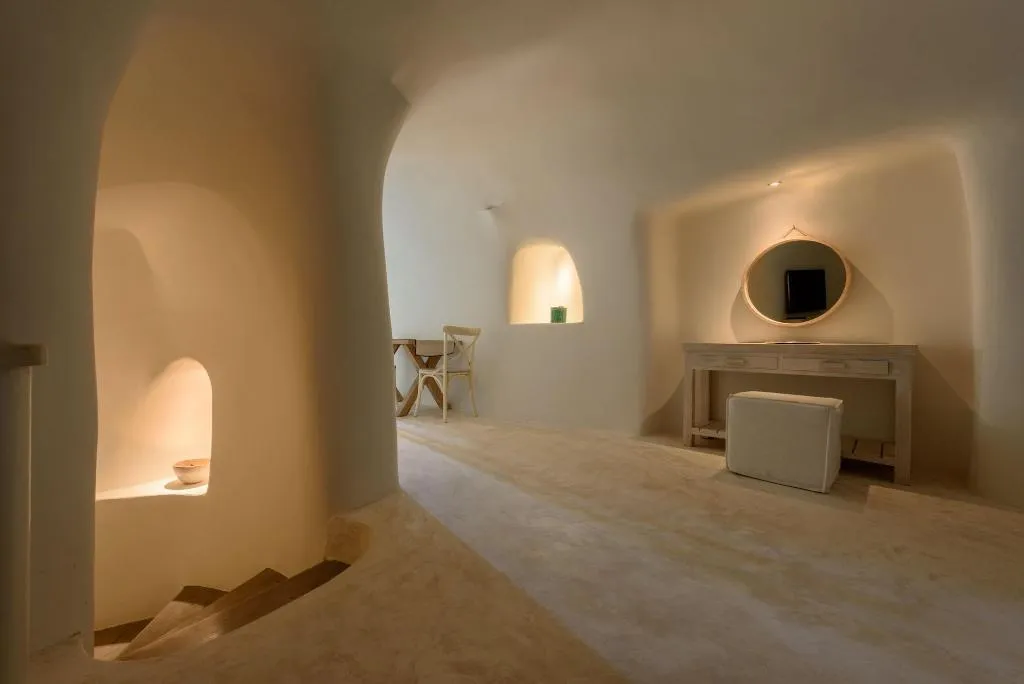 SUITE WITH JACUZZI Room, Kapari Natural Resort - member of Unique Lodges Na, Santorini