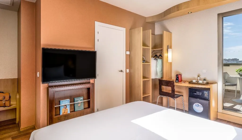 DOUBLE WITH TERRACE Room, Ibis Madrid Centro las Ventas, Madrid