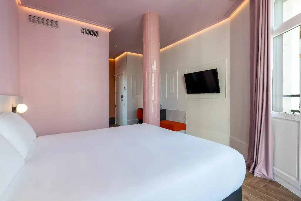 DOUBLE STANDARD Room, Ikonik Gran Vía, Madrid