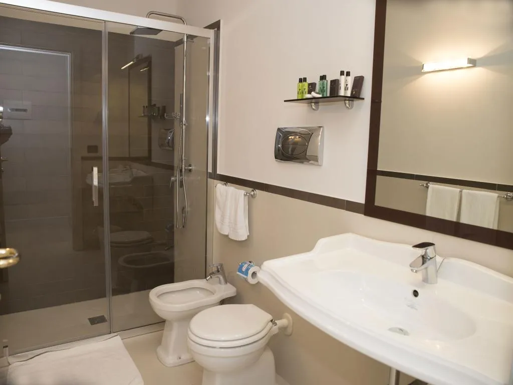 DOUBLE STANDARD Room, Hotel San Pietro, Naples