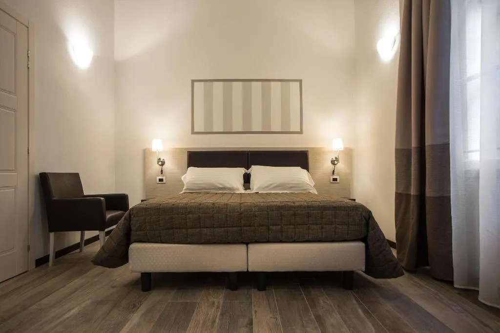 Room, B&B Dimore le Leopoldine, Florence
