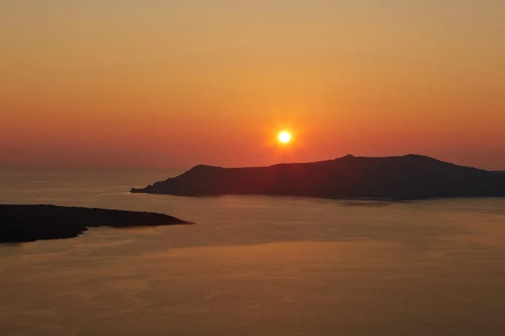 SUITE DELUXE WITH VIEWS Room, Caldera Cliff Illusion Suites, Santorini