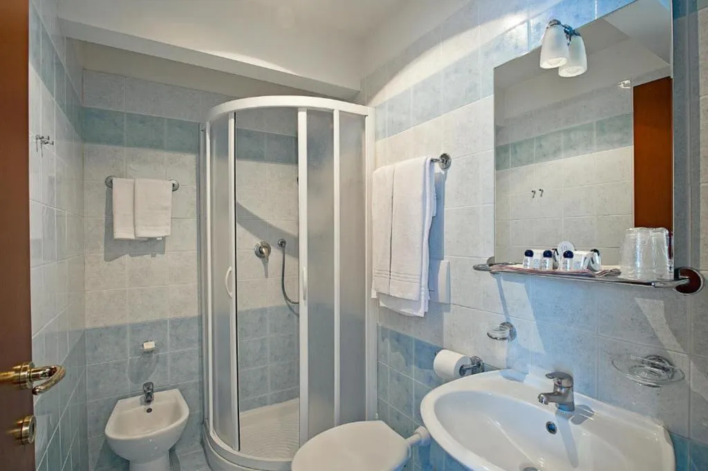 TRIPLE STANDARD Room, Nazionale, Venice