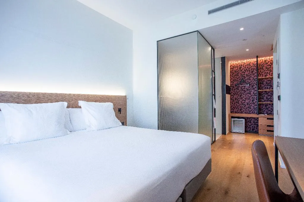 TWIN STANDARD Room, Paxton Barcelona, Barcelona