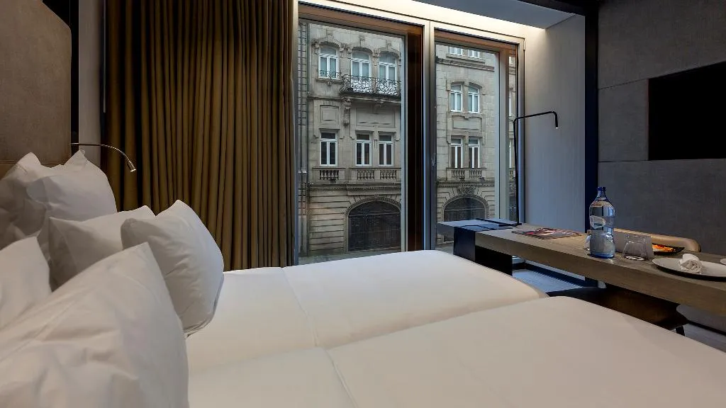 TWIN CITY VIEW Room, Porto Royal Bridges Hotel, Porto