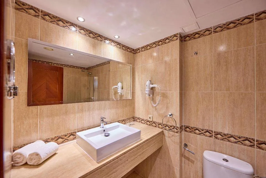 Room, Zafiro Rey Don Jaime, Majorca