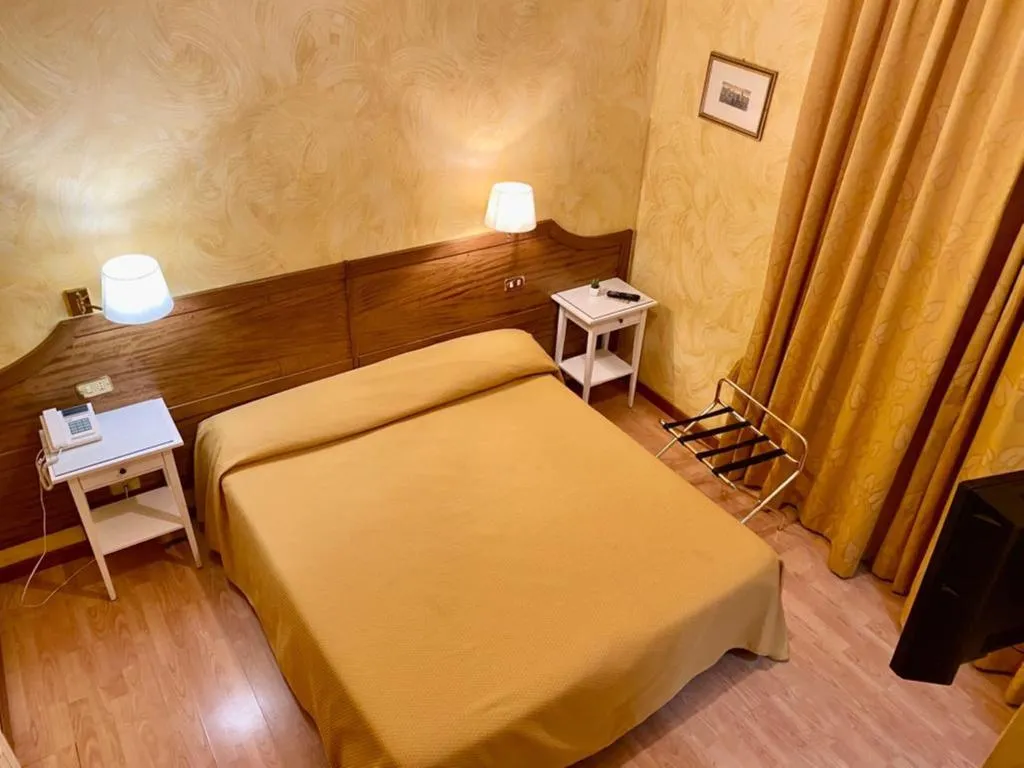 Room, Guest House Castle, Naples