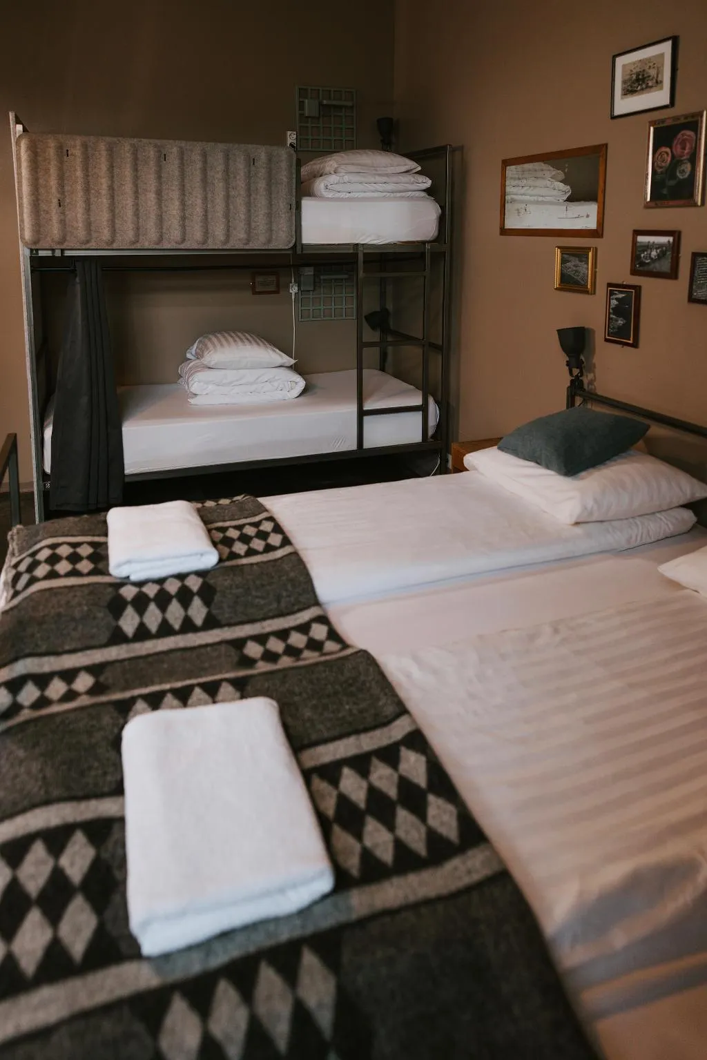 QUADRUPLE WITH SHARED BATHROOM Room, Kex Hostel, Reykjavik