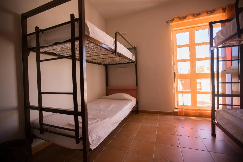 QUADRUPLE WITH SHARED BATHROOM Room, Hi Portimão - Pousada de Juventude, Algarve