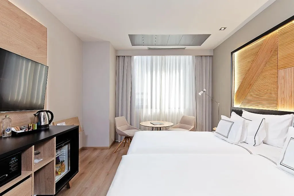 DOUBLE STANDARD Room, Melia Avenida America, Madrid