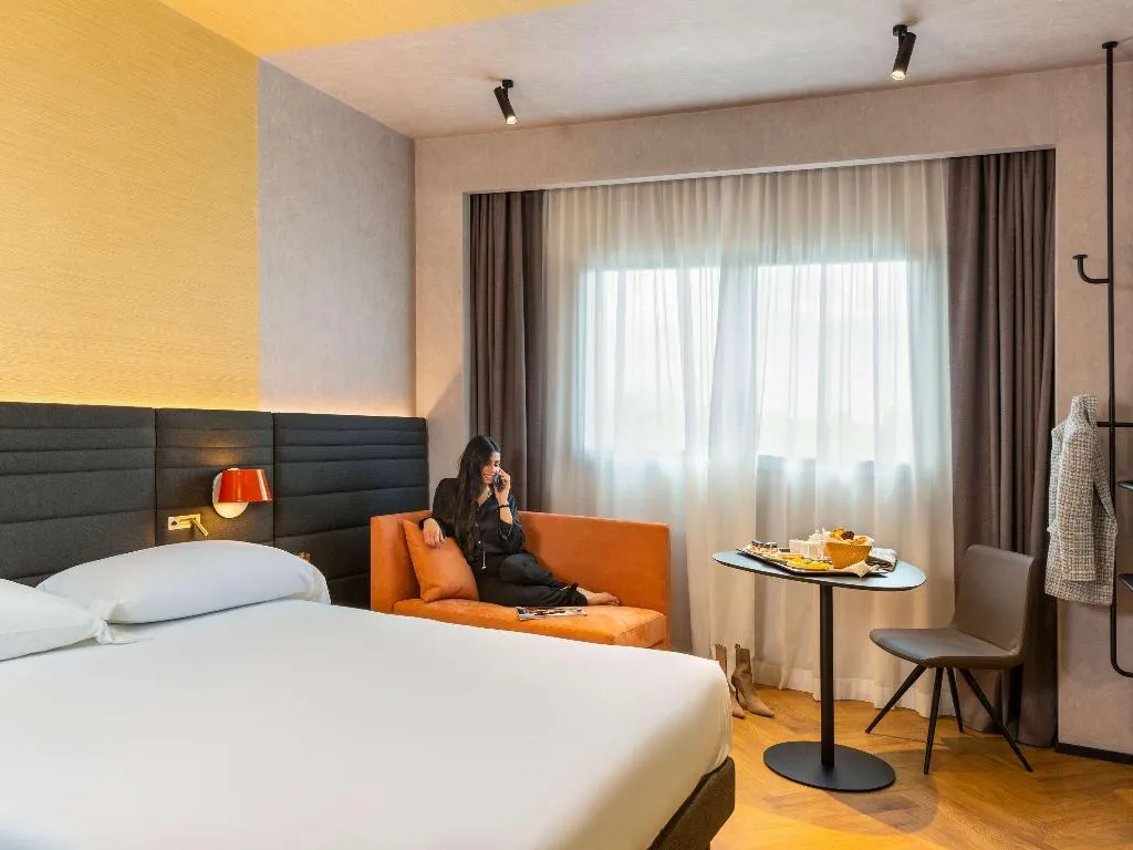 DOUBLE SUPERIOR Room, Novotel Caserta Sud, Naples
