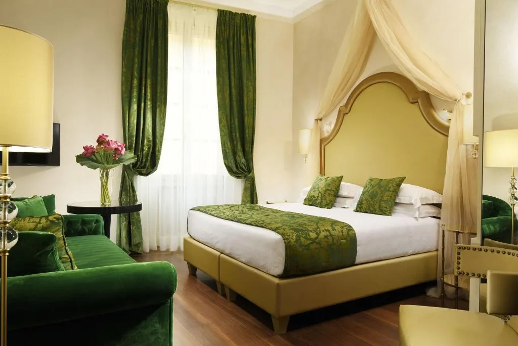 JUNIOR SUITE WITH VIEWS Room, San Firenze Suites And Spa, Florence