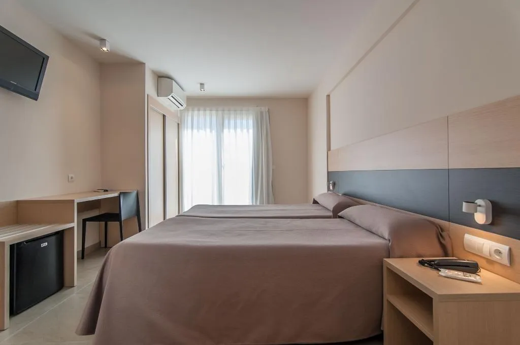 Double or Twin CAPACITY 2 Room, San Luis, Valencia