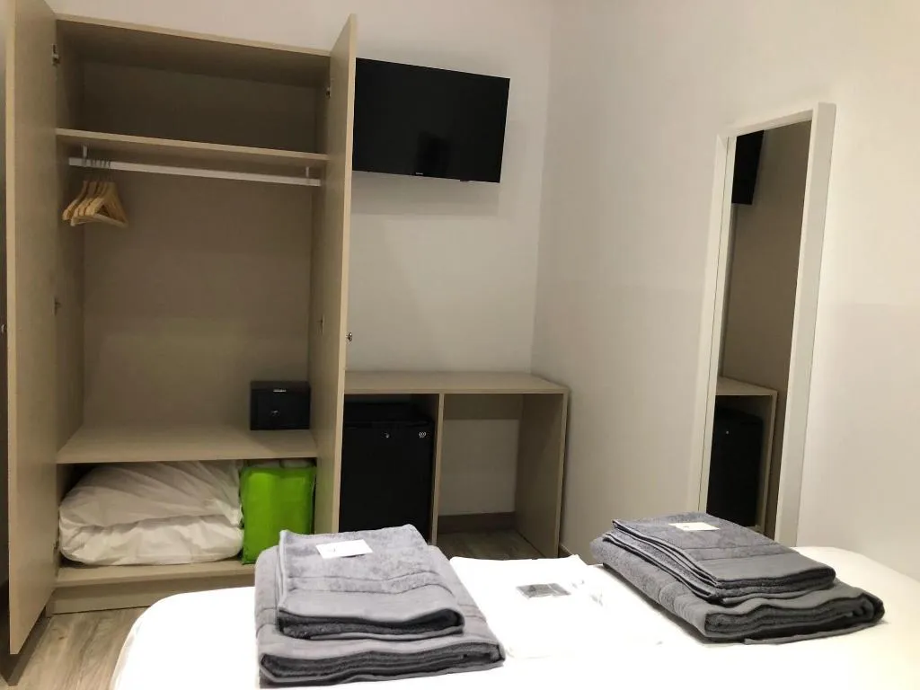 Room, Hostalin Madrid Atocha, Madrid
