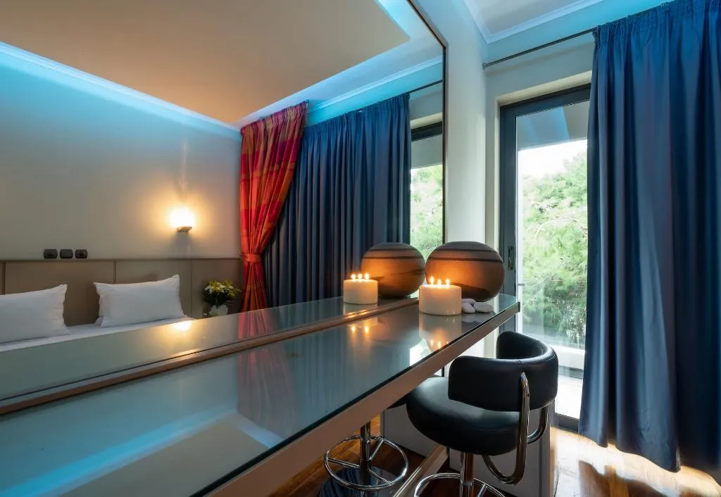 DOUBLE STANDARD Room, Pines, Athens