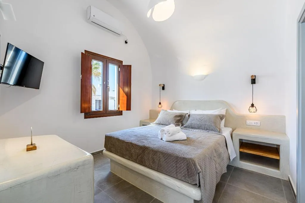 Room, Agia Irini, Santorini