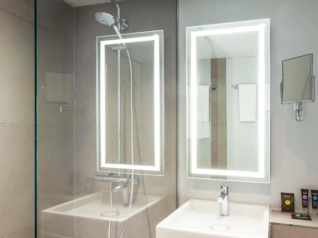 TWIN SUPERIOR Room, Novotel Amsterdam City, Amsterdam