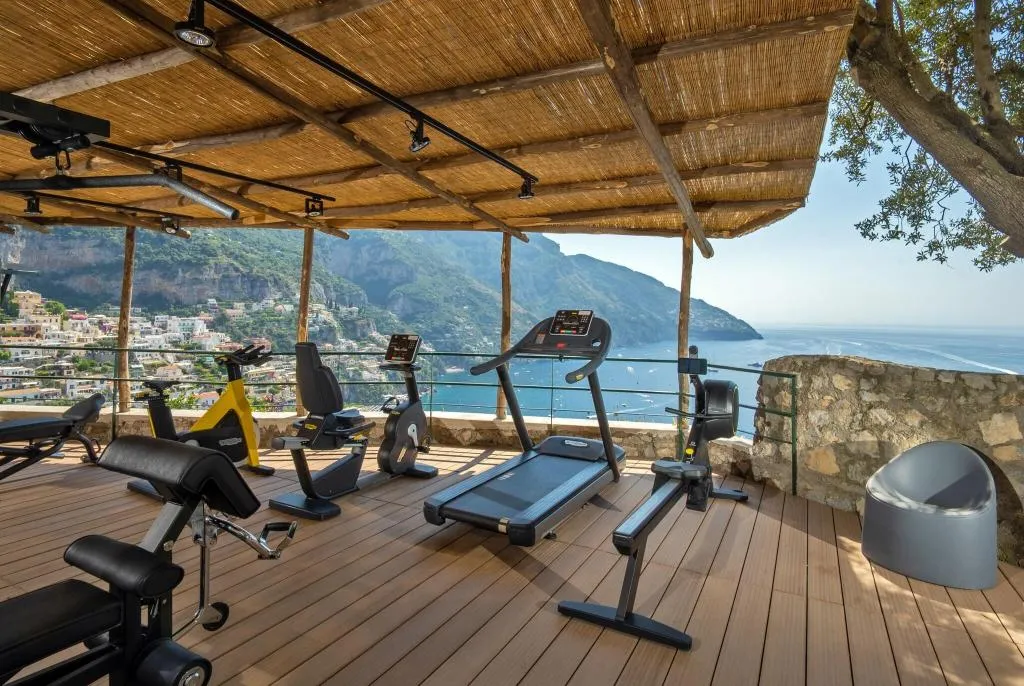 Sports and Entertainment, Le Agavi hotel, Naples