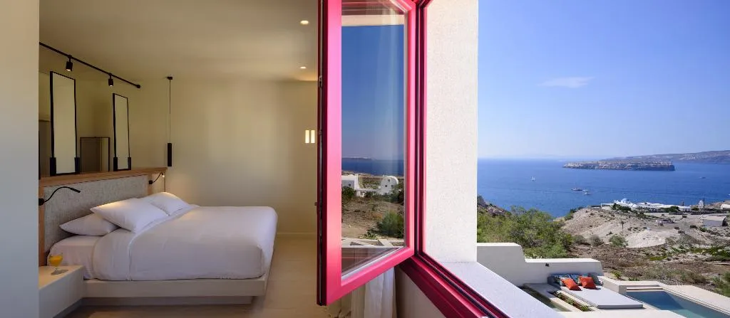 SUITE SEA VIEW WITH PRIVATE POOL Room, Potnia Theron Suites, Santorini