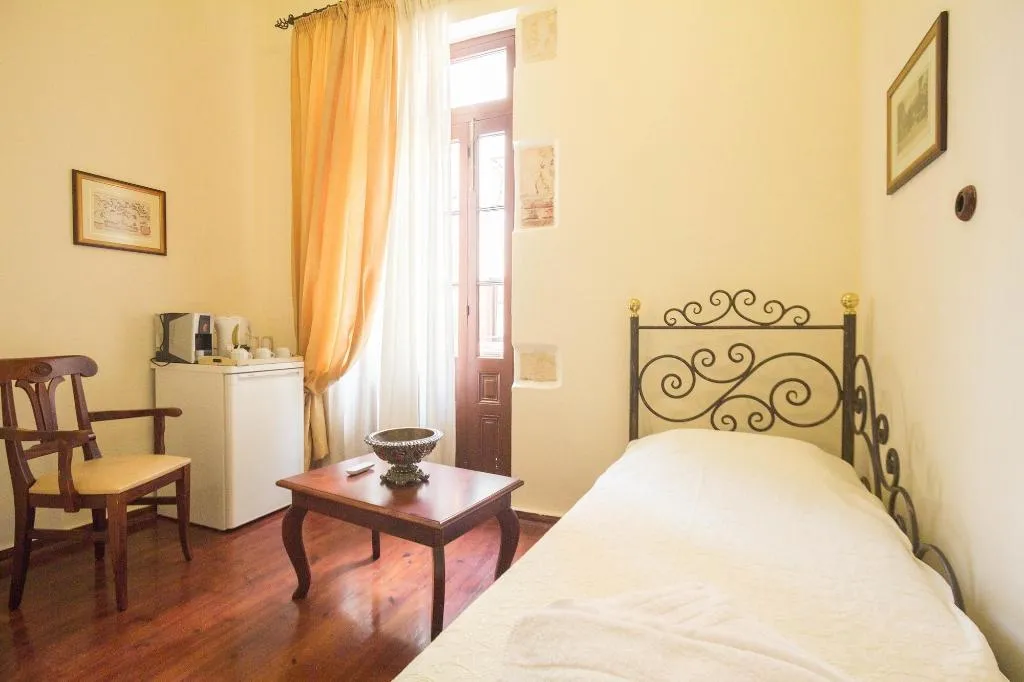 Room, Vilelmine, Crete