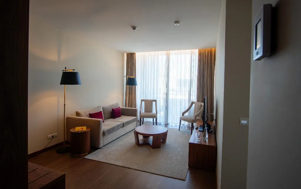 SUITE KING BED ONE BEDROOM  Room, Boeira Garden Hotel Porto Gaia, Curio Collection, Porto