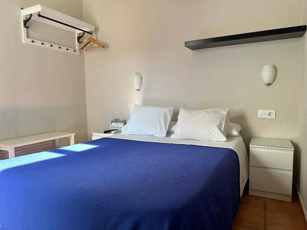 DOUBLE ECONOMY Room, Moscatel Hostal, Costa Del Sol
